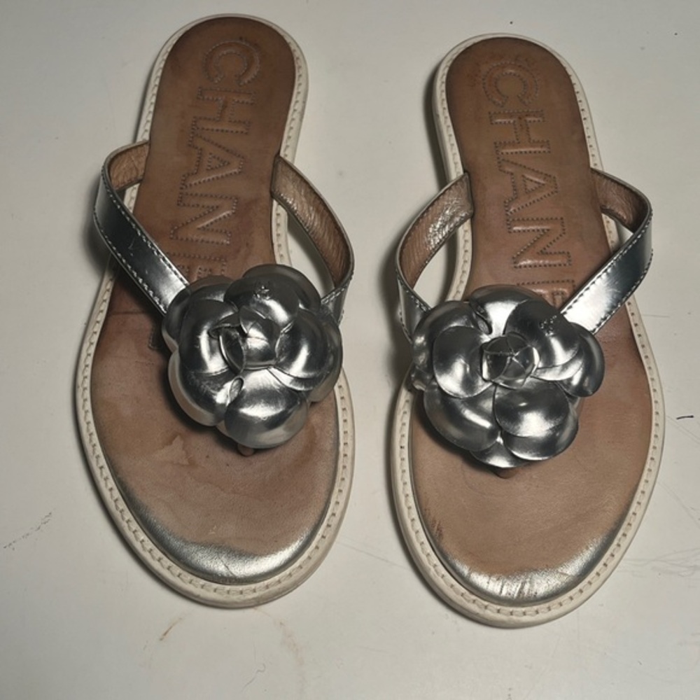 CHANEL Metallic Silver Floral Sandals